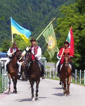 Делегація закарпатського села Довге взяла участь в Міжнародних Куруцівських Днях в Угорщині (ФОТО)