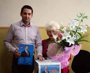 «Сильна Україна» в Ужгороді привітала з 90-річчям Ганну Карбовську