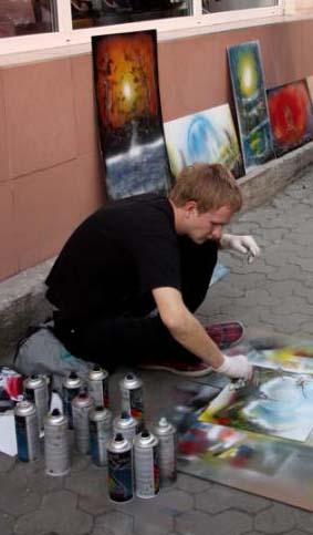 Ужгородець творить живописні картини за півгодини (ФОТО)