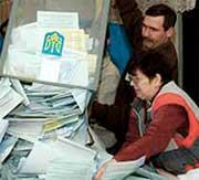 В Ужгороді голова дільниці змінила послідовність підрахунку голосів виборців
