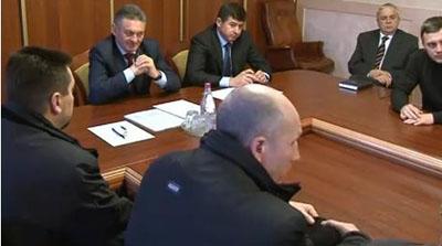 "Губернатор" Закарпаття пообіцяв передати Януковичу вимоги підприємців