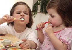 До Дня Святого Миколая Ротаракт клуб "Ужгород" подарує діткам зубні пасти та щітки 