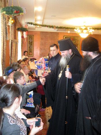 Архієпископ Феодор зустрів свято Миколая з вихованцями «Дороги життя» та затриманими СІЗО
