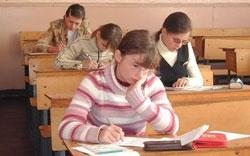 Ужгородським школярам на 3 дні скоротили зимові канікули
