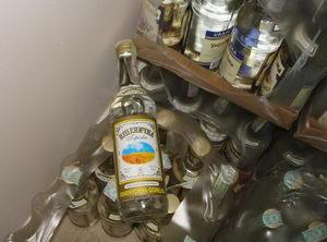 На Ужгородщині вилучено 655 пляшок підробленої горілки