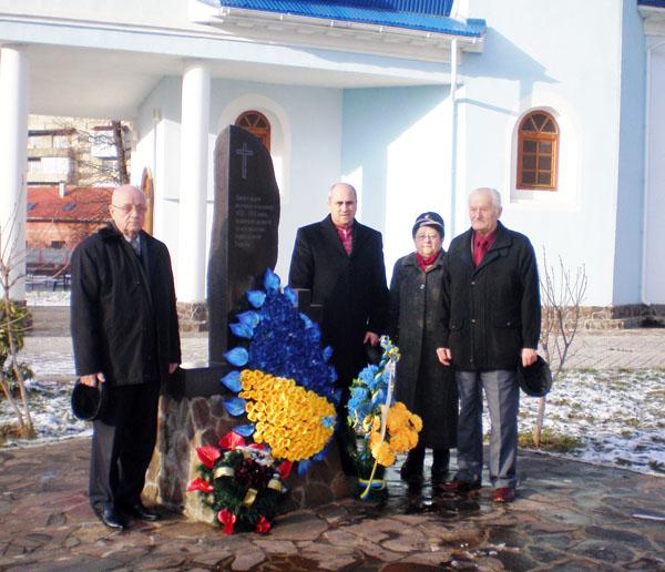 У Мукачеві відзначили День Соборності України та 65-у річницю утворення Закарпатської області (ФОТО)