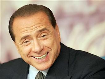 Італійські таблоїди встали в чергу за фотографіями голого Берлусконі