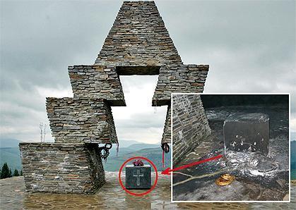 Керівник закарпатської "Свободи" хоче офіційно демонтувати монумент на Верецькому перевалі