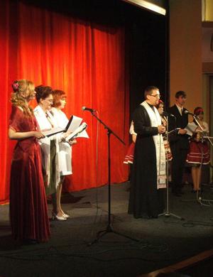 В Ужгороді до Дня Матері відбувся святковий концерт "Берегиня – мати" (ФОТО)