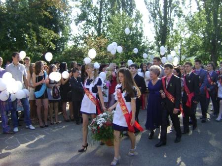 «Сильна Україна» привітала закарпатських випускників зі святом останнього дзвоника (ФОТО)