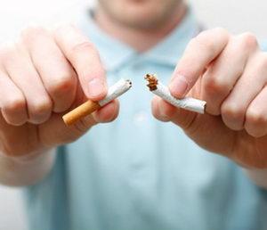 У Всесвітній день боротьби з тютюнопалінням закарпатська міліція кидала курити і штрафувала курців
