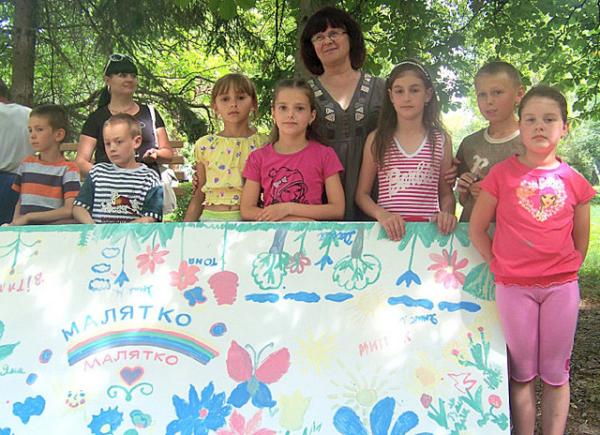 У санаторії «Малятко» діти та художники розмальовували дитинство (ФОТО)