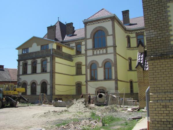 Реконструкція словацької школи в Ужгороді вийшла на фінішну пряму (ФОТО)
