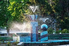 В Ужгороді до Дня міста відновлюють фонтани