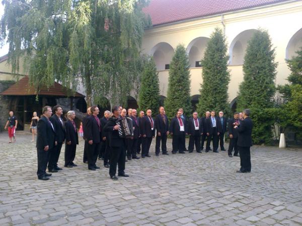 Український хор з канадського Едмонтона співав у Мукачівському замку (ФОТО)