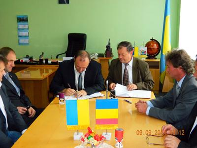 Рахівська райрада підписала угоду з Союзом українців Румунії (ФОТО)