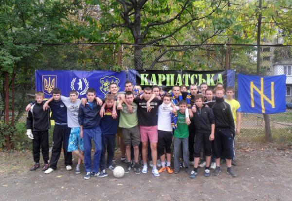 В Ужгороді молоді націоналісти відзначили День УПА футболом (ФОТО)