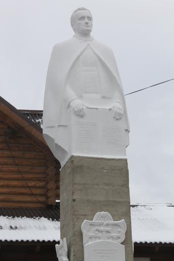 Лідеру Гуцульської Республіки С. Клочураку земляки відкрили пам’ятник