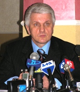 На прес-конференції Володимир Литвин не хотів говорити про політику і політиків