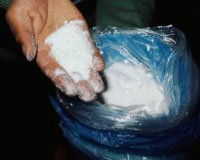 На Закарпатті вилучено чотири пакунки з кокаїном