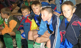 Святий Миколай прийшов до русинських дітей пограти у футбол