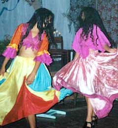 Місцеві роми у закарпатському Чопі не тільки танцюють