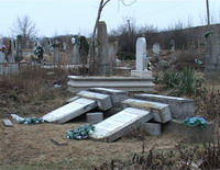На Закарпатті затримали вандалів, що нещодавно зруйнували могили на сільському цвинтарі (ДОПОВНЕНО)