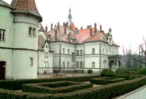 Унікальне замкове творіння є на Закарпатті — "Замок Шенборна"!