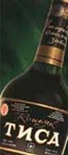 Закарпатський пенсіонер виготовляв понад 200 пляшок підробленого "елітного" коньяку за добу