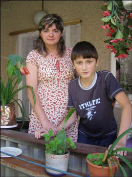 Вадим Шикура з мамою