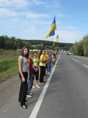 Мешканці Закарпаття висловили свою підтримку курсу Президента України