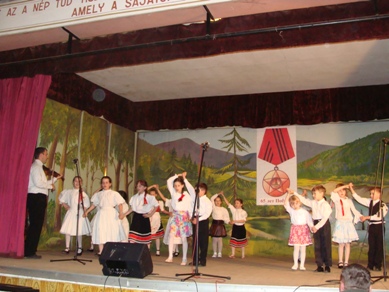 На Виноградівщині відбувся концерт присвячений 65-й  річниці Перемоги