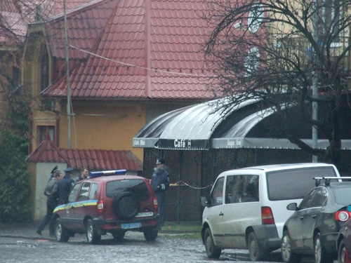 Сьогодні зранку в Ужгороді в кафе під житловим будинком кинули гранату