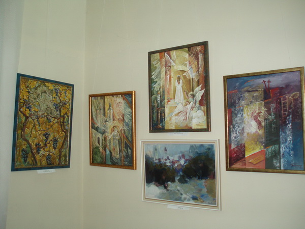 В Ужгороді триває щорічна обласна виставка художників 