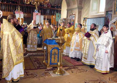Закарпатье: В церкви села Веряця освятили новый иконостас