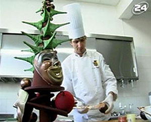 В Ужгороде сотворили 10-килограммовую шоколадную елочку