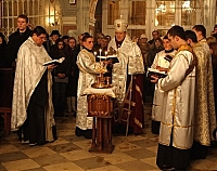 Праздничную службу ведет греко-католический епископ Милан Шашик