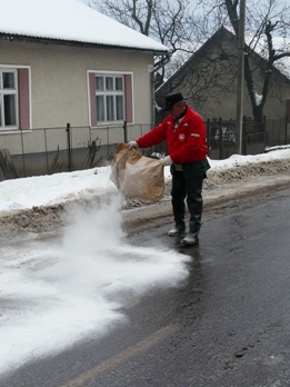 Со времени аварии на продуктопроводе к врачам обратились 83 взрослых и почти 30 детей закарпатского Кострина 