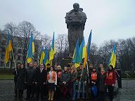 Ужгород: Молодые "нашоукраинцы" отметили 195 годовщину со Дня рождения Тараса Шевченко