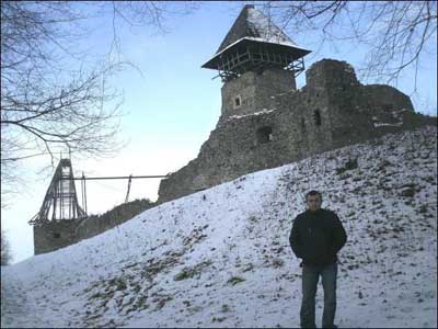 Юрий Ловга из села Довгое Иршавского района Закарпатья часто бывает около Невицкого замка