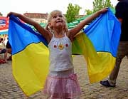 От украинской власти требуют вернуть уважение к Украине и её символике
