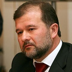 Виктор Балога: Общество ожидает от Президента решительных шагов для прекращения попыток узурпации власти