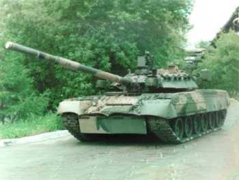 Закарпатье: На Ужгородском военном полигоне упражняются в стрельбе танкисты