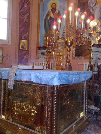 В православной церкви Великого Бычкова освящён новый престол (ФОТО)