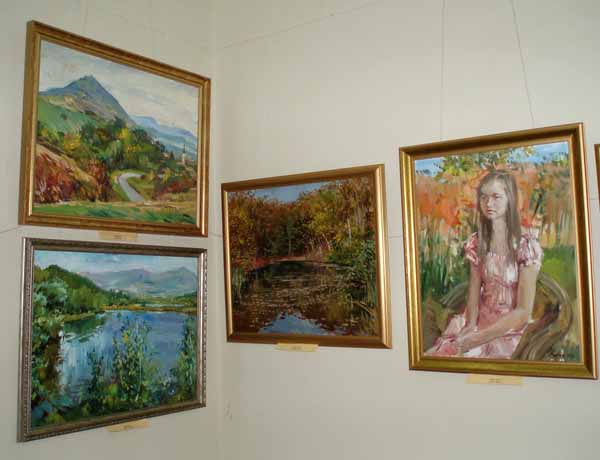 В Ужгороде открылась выставка четырех закарпатских художников (ФОТО)