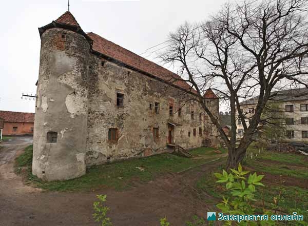 Одинокие, посетившие замок Сент-Миклош на Закарпатье, быстро находят свою пару
