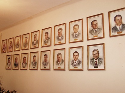 В мукачевской Ратуше открыли галерею городских председателей Мукачево (ФОТО)