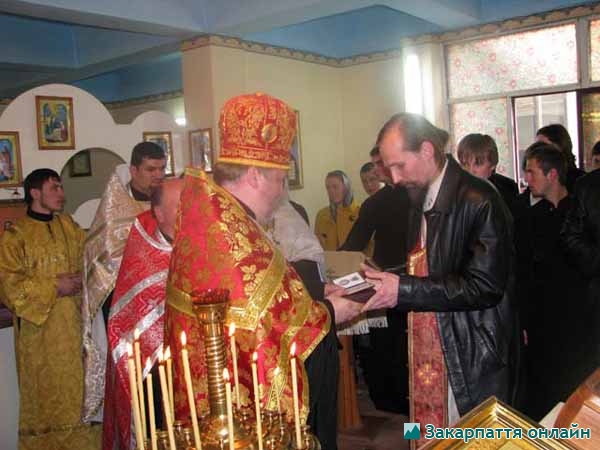 На Закарпатье привезли мощи великомученика Пантелеймона (ФОТО)