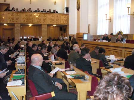 Депутати обласної ради прийняли прапор  Закарпаття і низку рішень із важливих для регіону питань