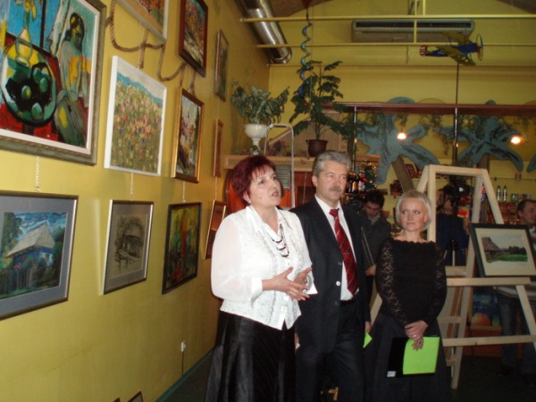 В Ужгороді відбулася благодійна виставка-продаж картин (ФОТО)